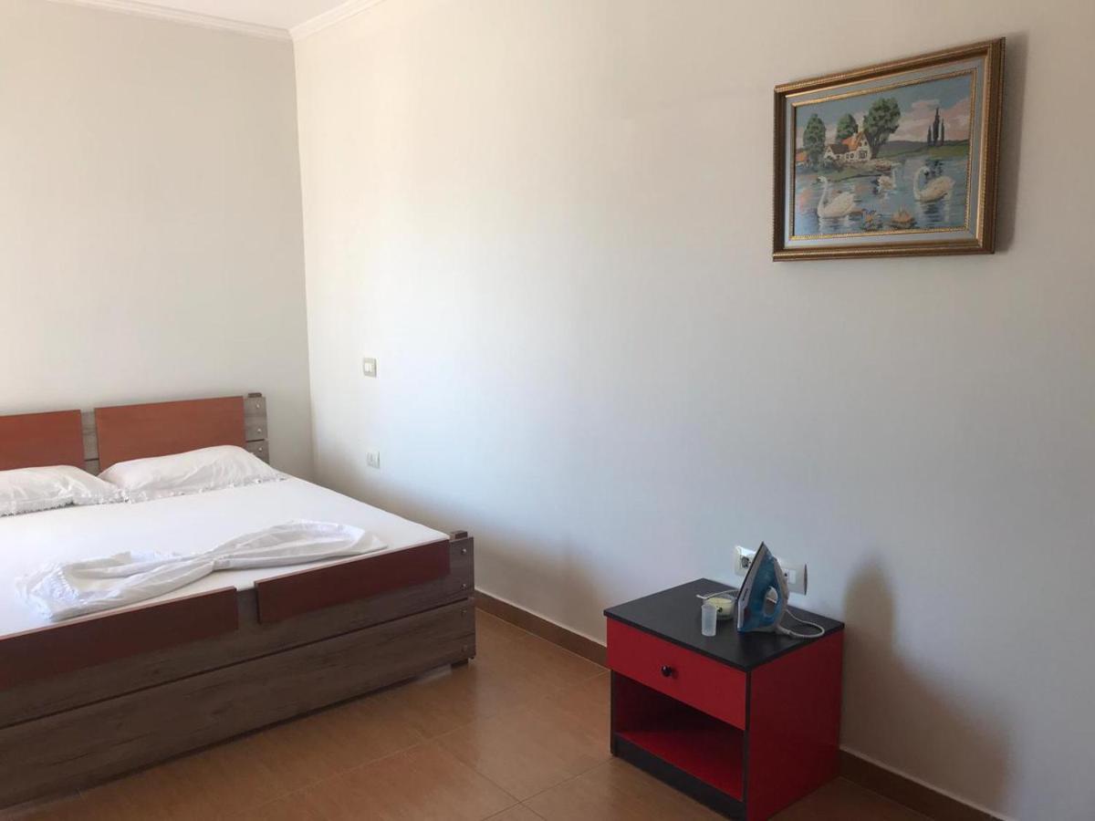 Agetina'S Apartaments Vlorë Exteriör bild